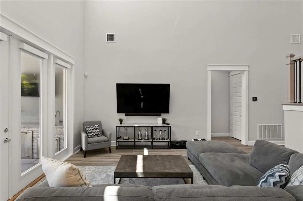 For Rent: $15,000 (5 beds, 5 baths, 4117 Square Feet)