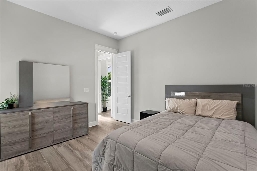 For Rent: $15,000 (5 beds, 5 baths, 4117 Square Feet)