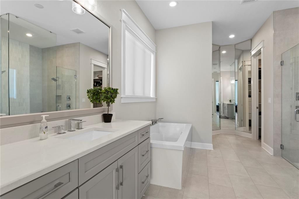 For Rent: $15,000 (5 beds, 5 baths, 4117 Square Feet)