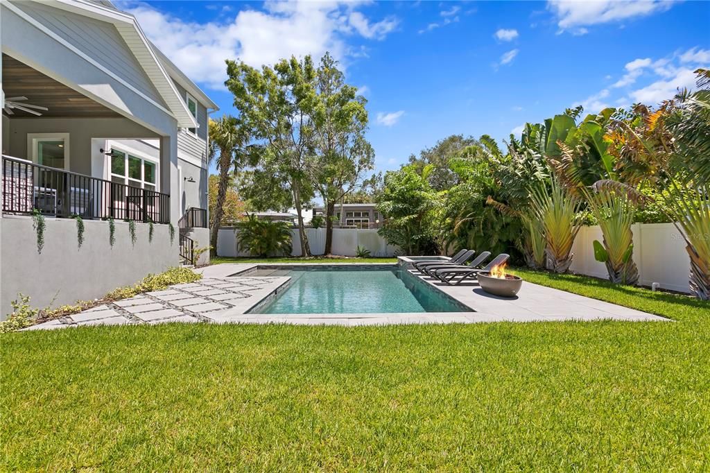 For Rent: $15,000 (5 beds, 5 baths, 4117 Square Feet)