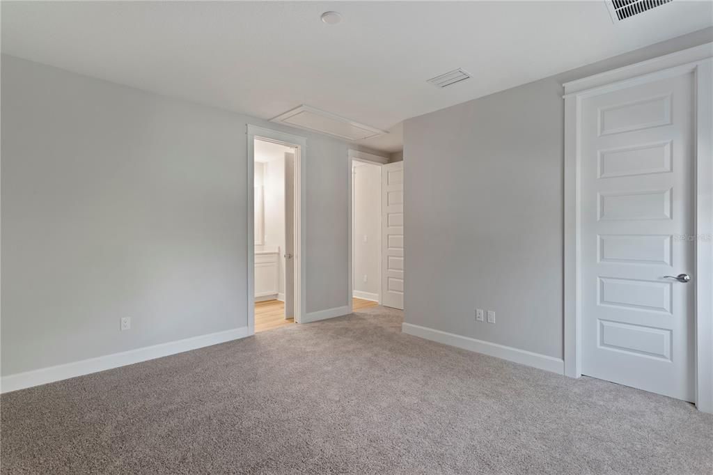 For Rent: $15,000 (5 beds, 5 baths, 4117 Square Feet)