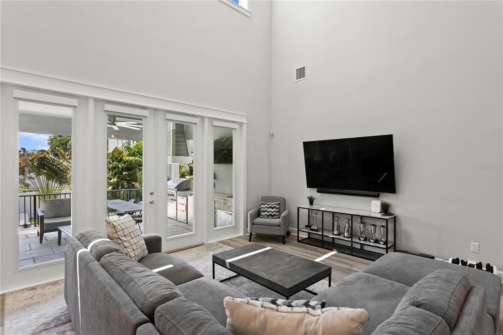 For Rent: $15,000 (5 beds, 5 baths, 4117 Square Feet)