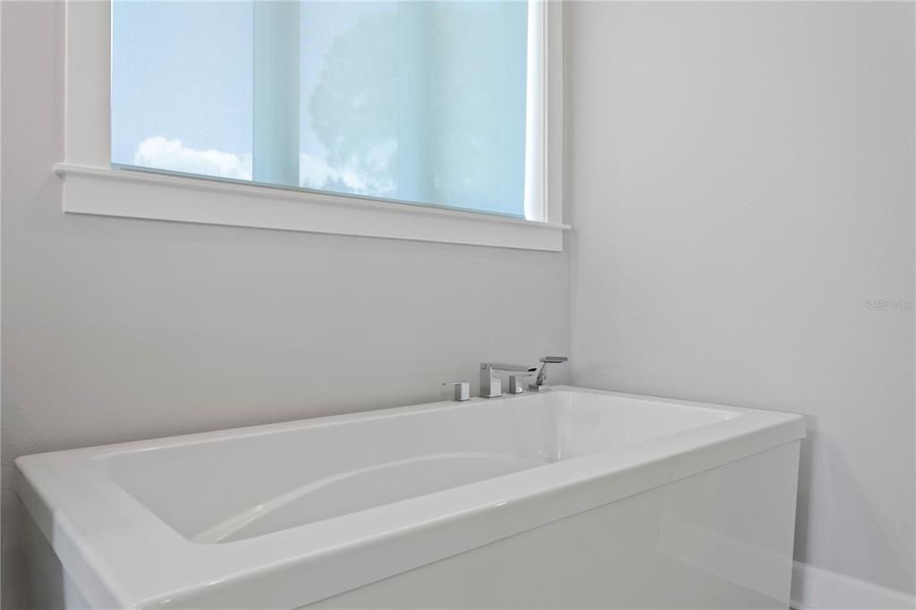 For Rent: $15,000 (5 beds, 5 baths, 4117 Square Feet)