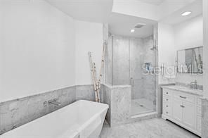 For Rent: $3,900 (3 beds, 3 baths, 2055 Square Feet)