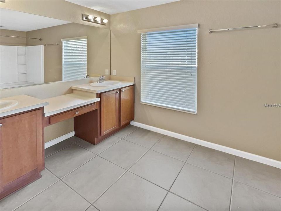 В аренду: $1,800 (3 спален, 2 ванн, 1542 Квадратных фут)