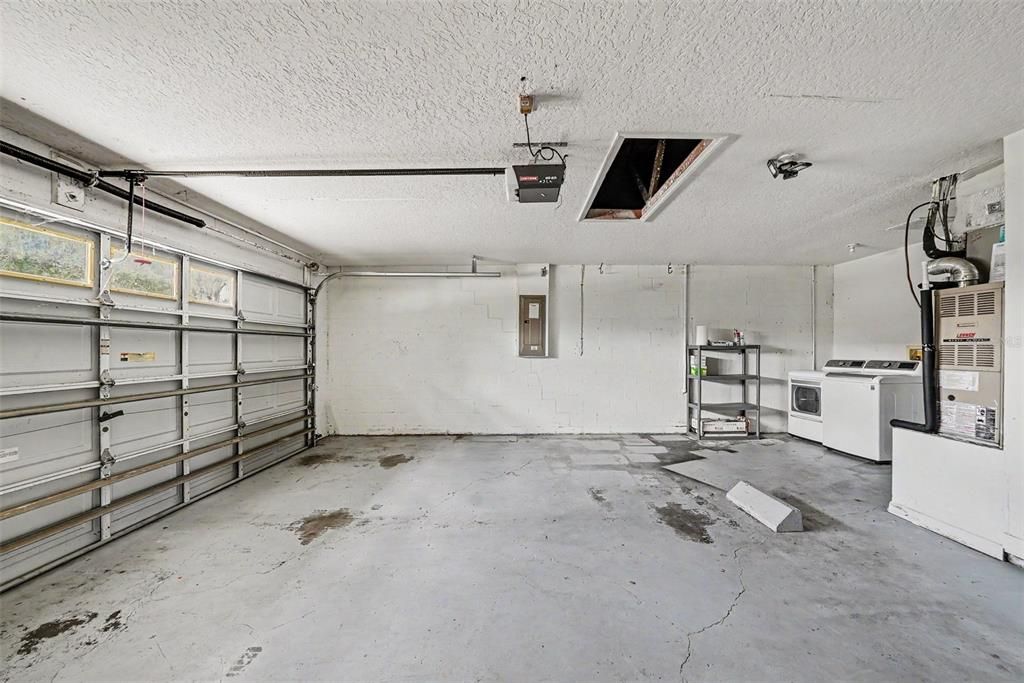 For Sale: $374,900 (4 beds, 2 baths, 1470 Square Feet)