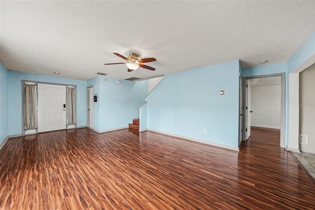For Sale: $374,900 (4 beds, 2 baths, 1470 Square Feet)