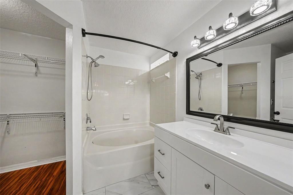 For Sale: $374,900 (4 beds, 2 baths, 1470 Square Feet)