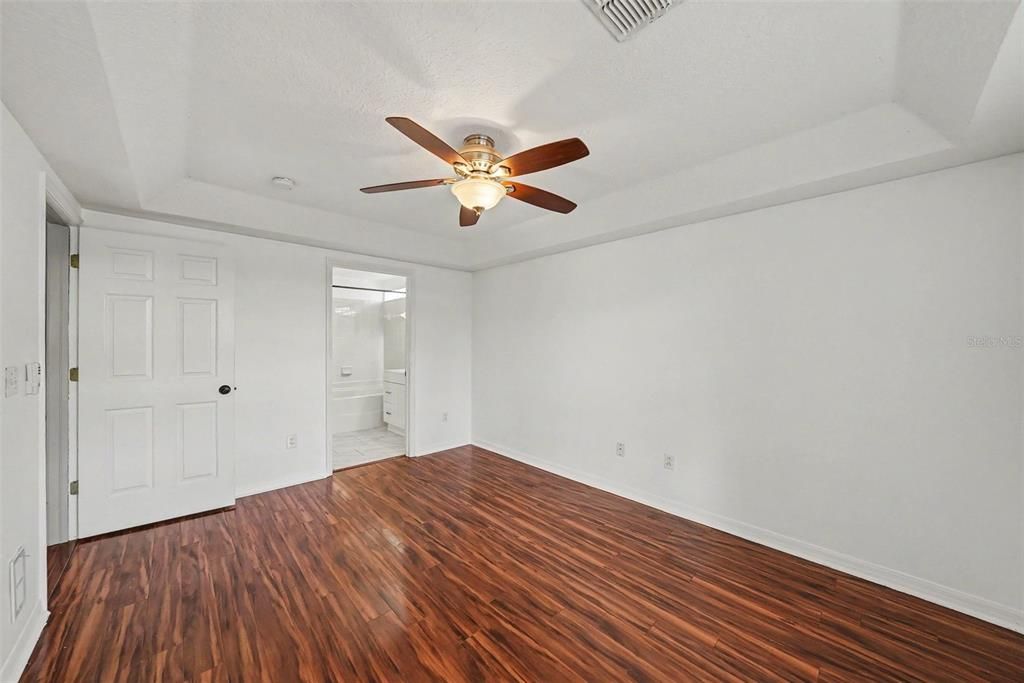 For Sale: $374,900 (4 beds, 2 baths, 1470 Square Feet)