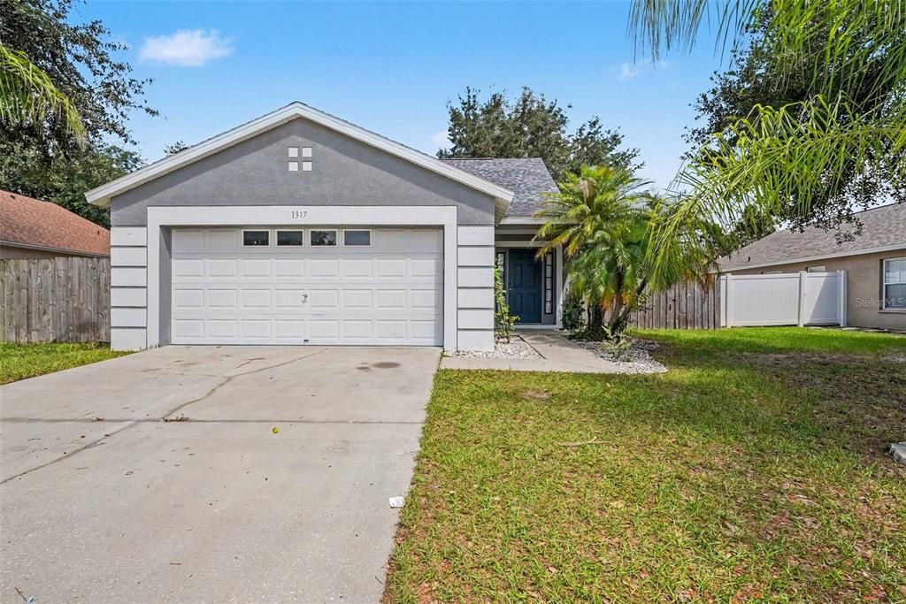 For Sale: $374,900 (4 beds, 2 baths, 1470 Square Feet)