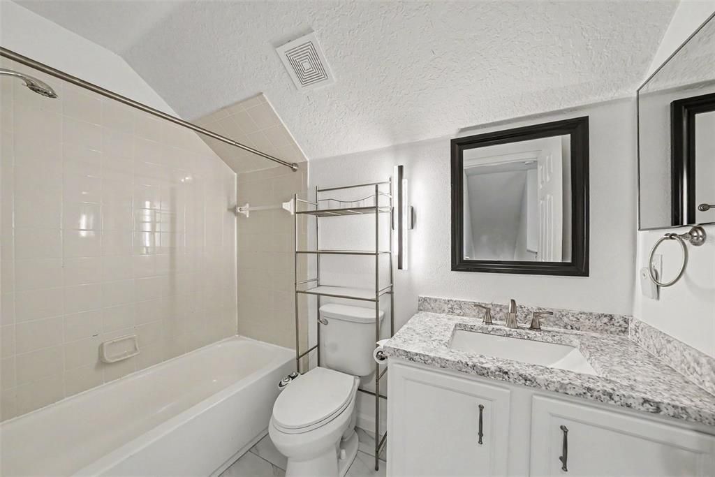 For Sale: $374,900 (4 beds, 2 baths, 1470 Square Feet)