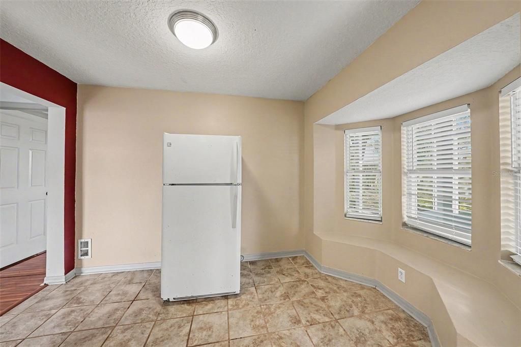 For Sale: $374,900 (4 beds, 2 baths, 1470 Square Feet)