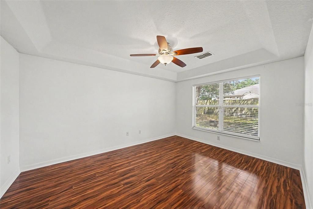 For Sale: $374,900 (4 beds, 2 baths, 1470 Square Feet)