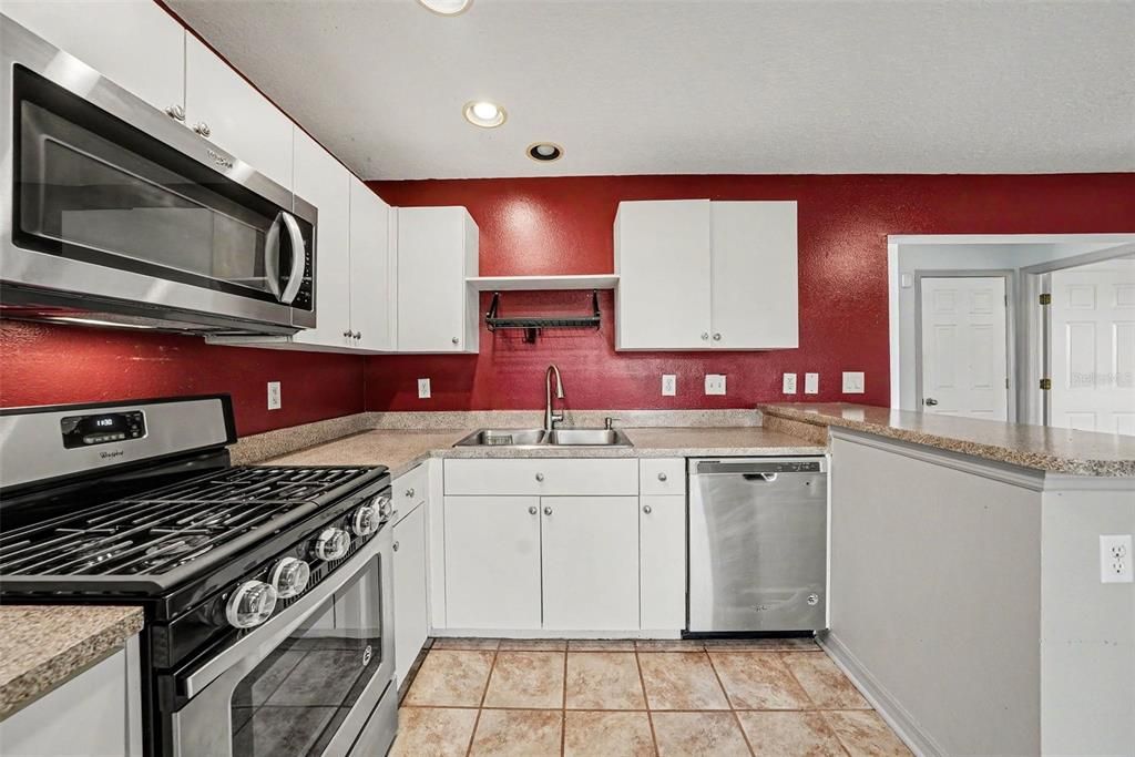For Sale: $374,900 (4 beds, 2 baths, 1470 Square Feet)