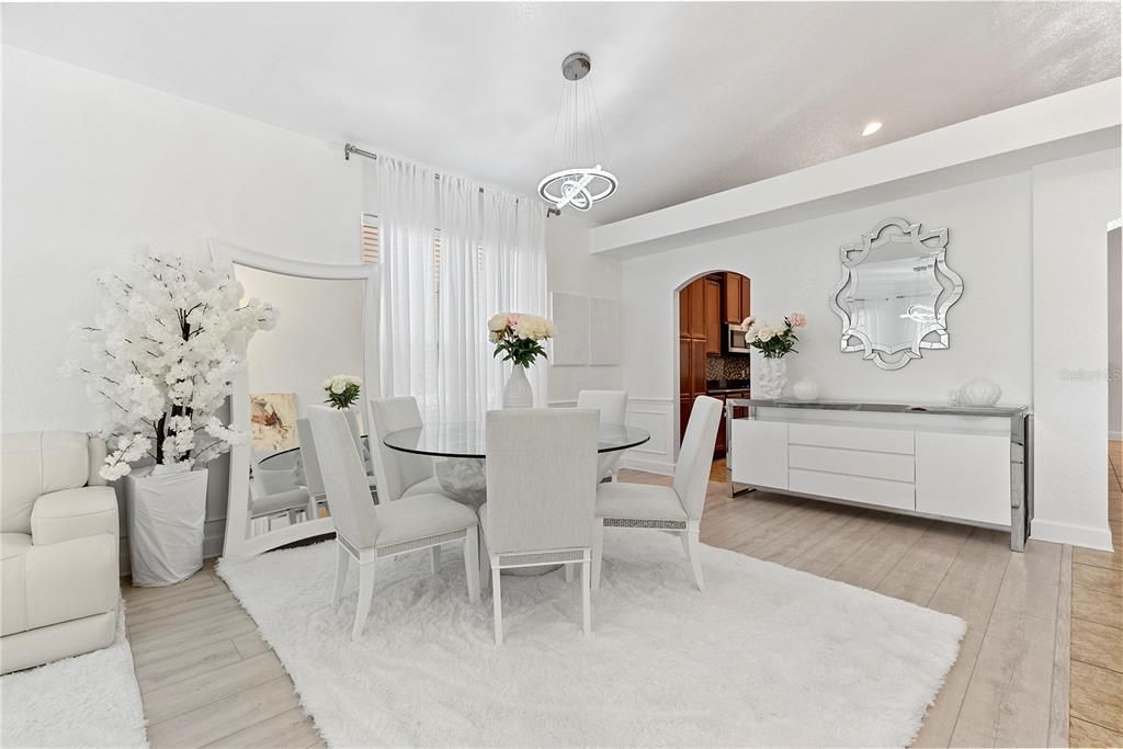 En Venta: $750,000 (4 camas, 2 baños, 2907 Pies cuadrados)