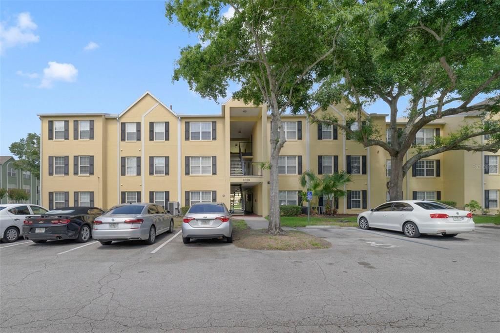 For Sale: $160,000 (3 beds, 2 baths, 993 Square Feet)