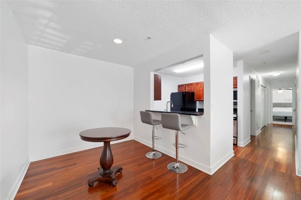 For Sale: $160,000 (3 beds, 2 baths, 993 Square Feet)