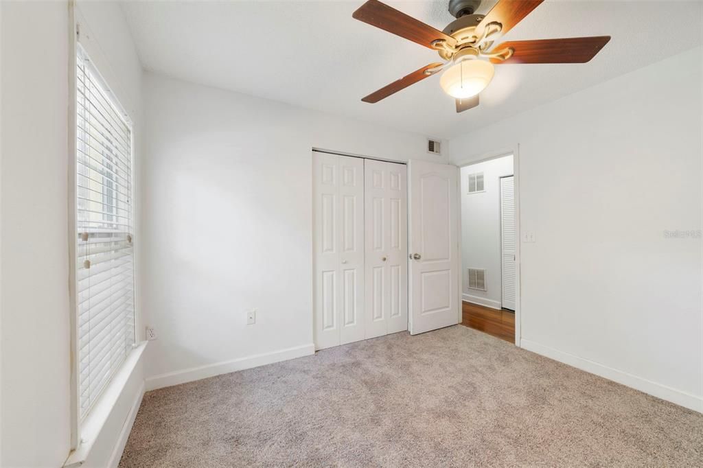 For Sale: $160,000 (3 beds, 2 baths, 993 Square Feet)