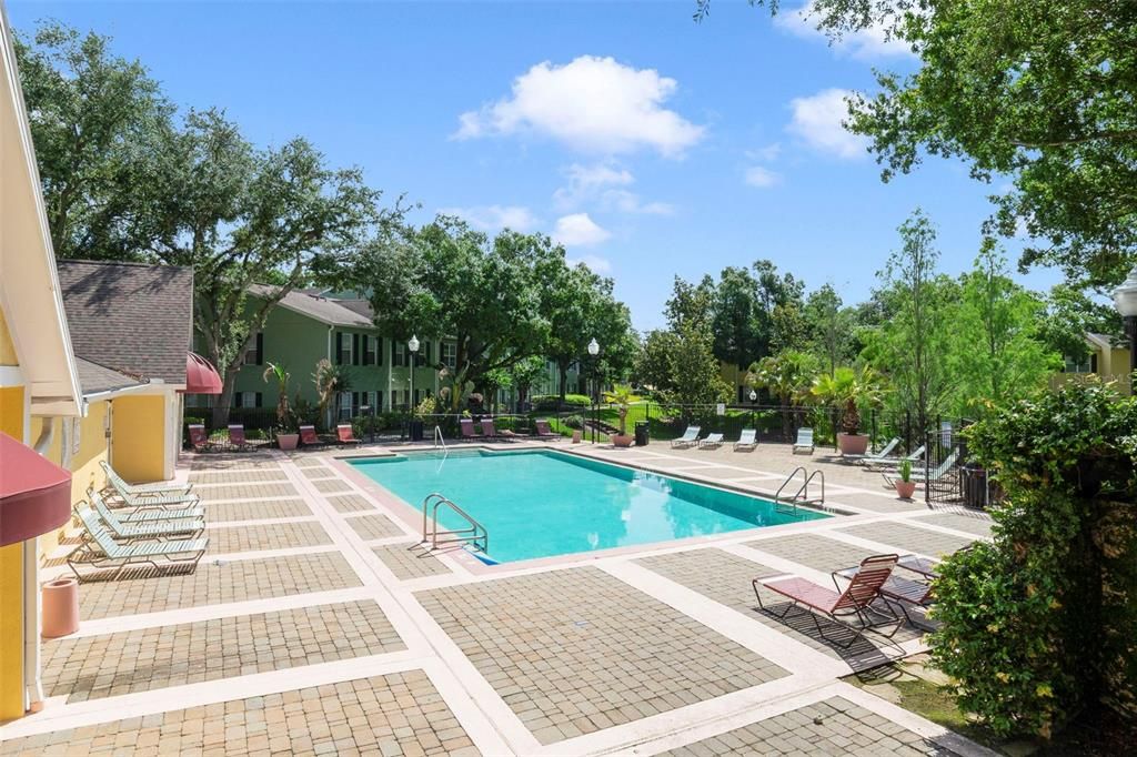 For Sale: $160,000 (3 beds, 2 baths, 993 Square Feet)