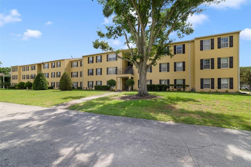 For Sale: $160,000 (3 beds, 2 baths, 993 Square Feet)