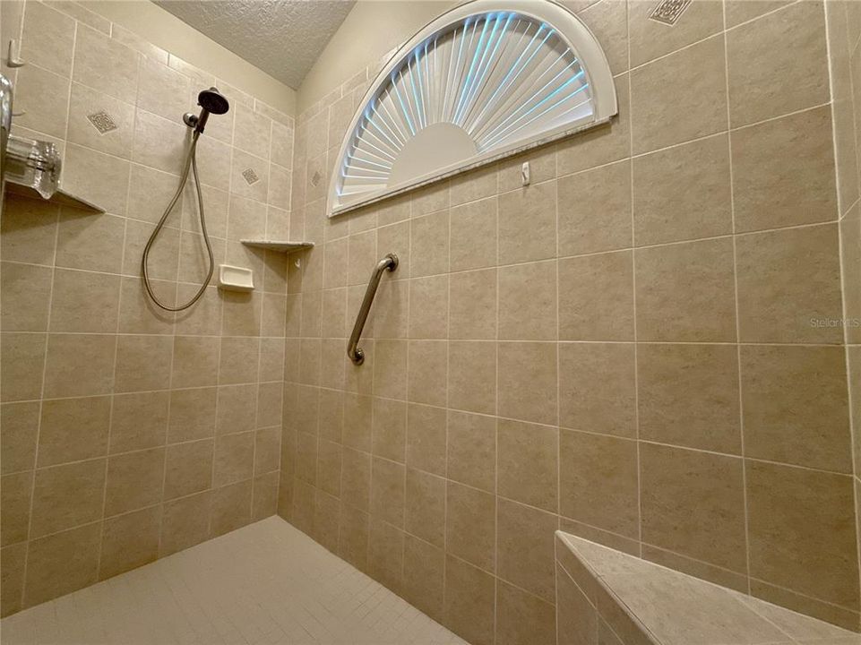 На продажу: $375,000 (3 спален, 2 ванн, 1919 Квадратных фут)