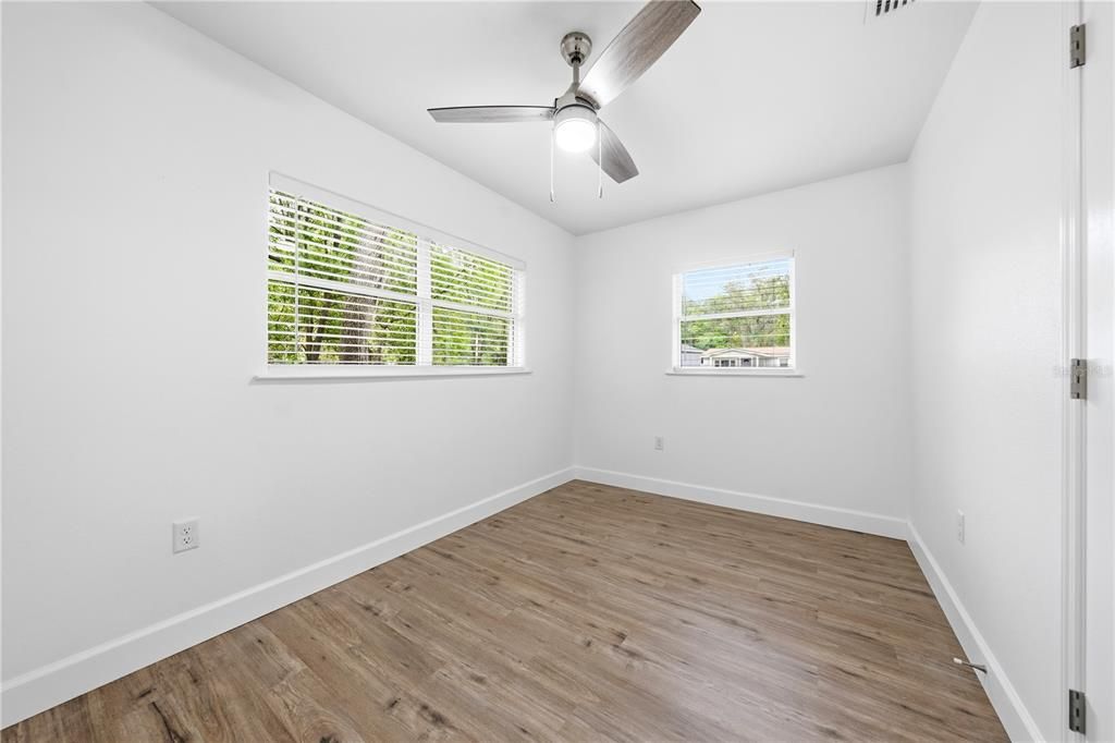 For Rent: $1,850 (3 beds, 1 baths, 864 Square Feet)