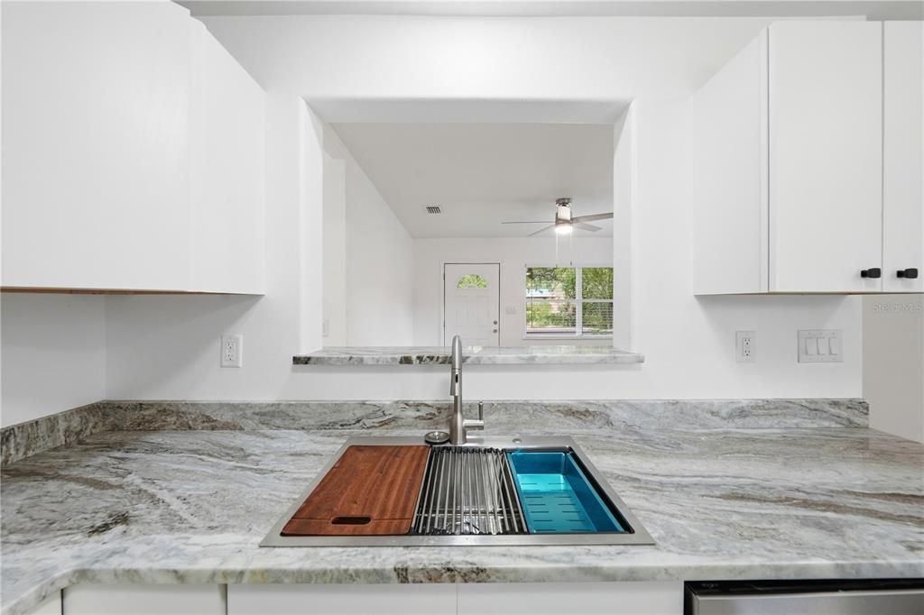 For Rent: $1,850 (3 beds, 1 baths, 864 Square Feet)