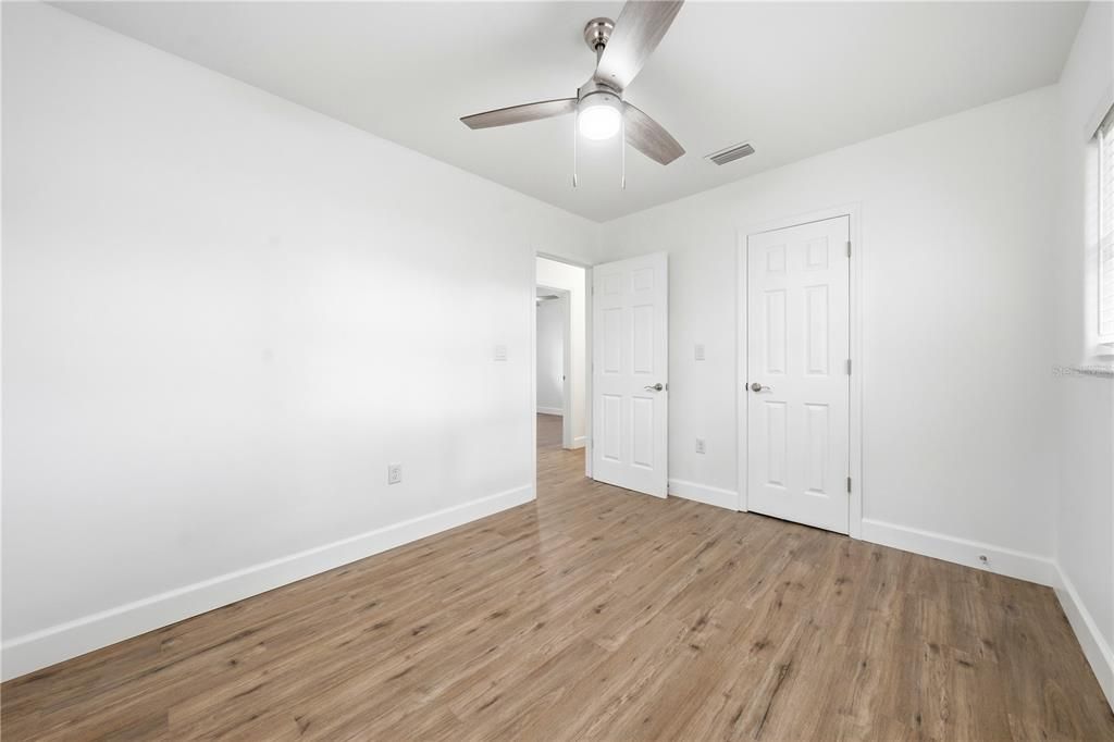 For Rent: $1,850 (3 beds, 1 baths, 864 Square Feet)