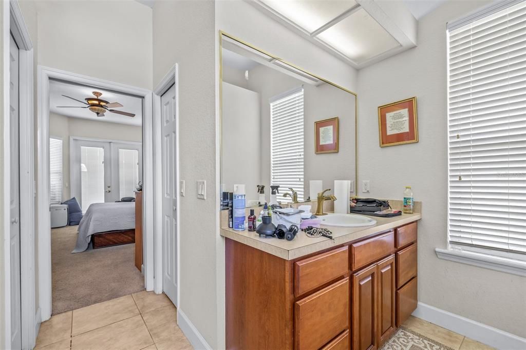 En Venta: $435,000 (4 camas, 3 baños, 2418 Pies cuadrados)