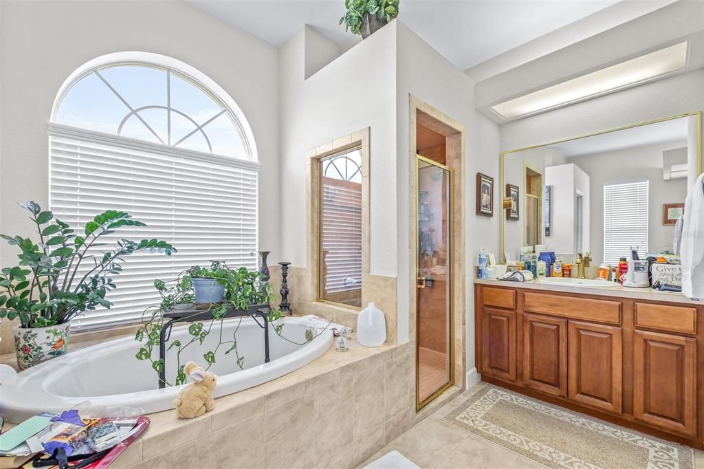 En Venta: $435,000 (4 camas, 3 baños, 2418 Pies cuadrados)