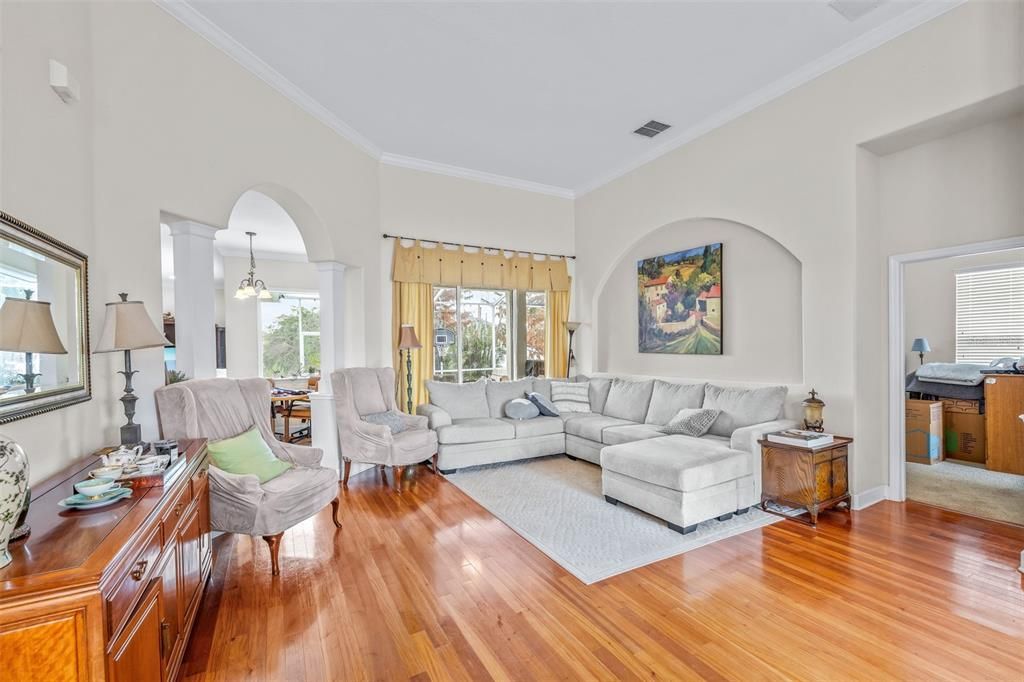 En Venta: $435,000 (4 camas, 3 baños, 2418 Pies cuadrados)
