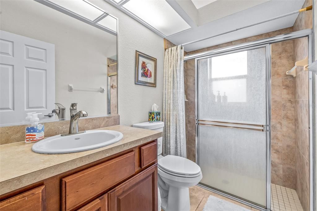 En Venta: $435,000 (4 camas, 3 baños, 2418 Pies cuadrados)