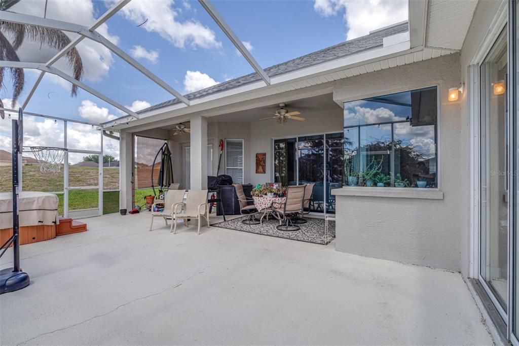 En Venta: $435,000 (4 camas, 3 baños, 2418 Pies cuadrados)