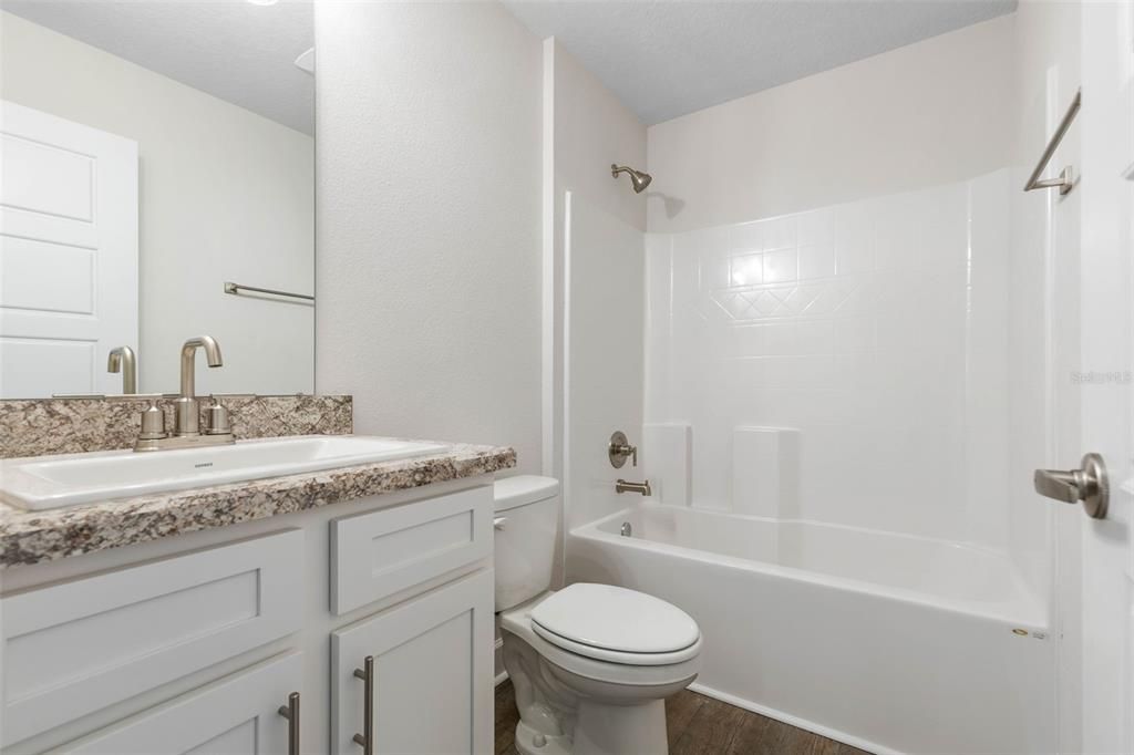 En Venta: $370,900 (4 camas, 3 baños, 2265 Pies cuadrados)