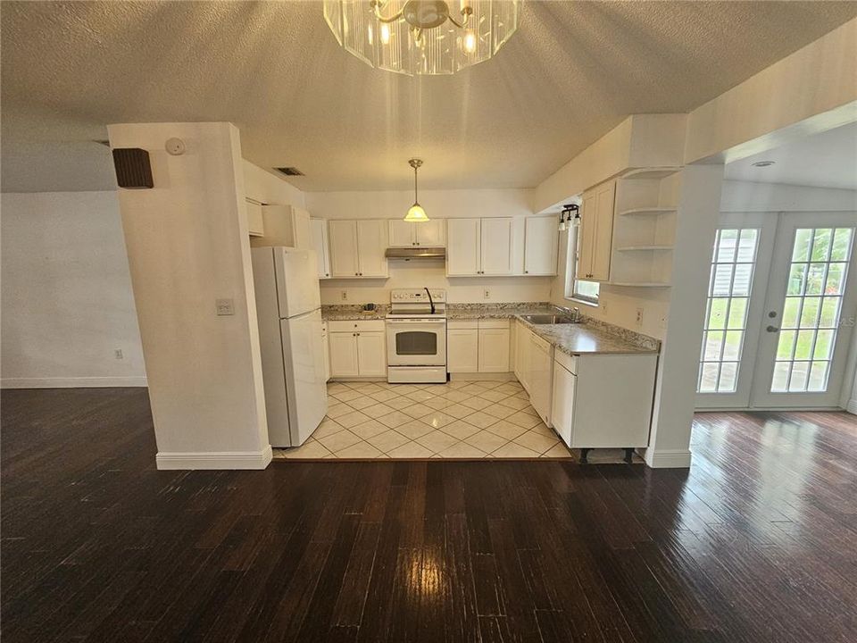 В аренду: $1,600 (3 спален, 2 ванн, 1401 Квадратных фут)