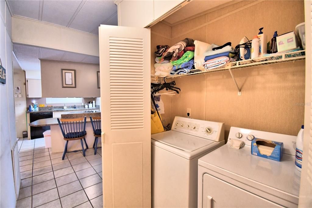 For Sale: $124,900 (2 beds, 2 baths, 1403 Square Feet)