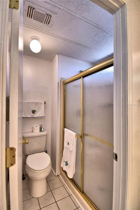 For Sale: $124,900 (2 beds, 2 baths, 1403 Square Feet)