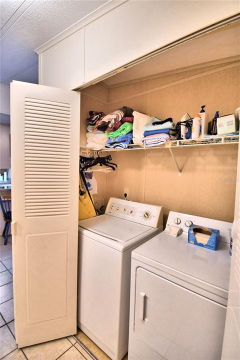 For Sale: $124,900 (2 beds, 2 baths, 1403 Square Feet)
