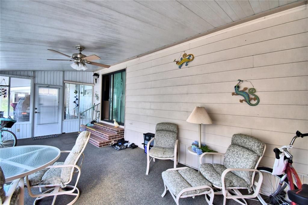 For Sale: $124,900 (2 beds, 2 baths, 1403 Square Feet)