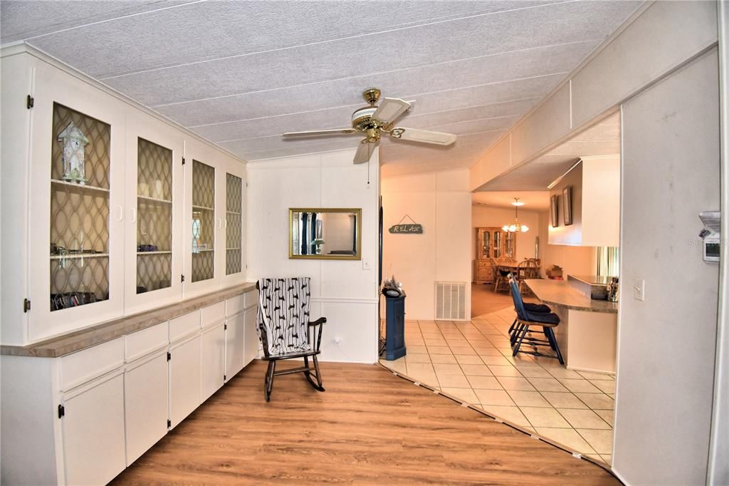 For Sale: $124,900 (2 beds, 2 baths, 1403 Square Feet)