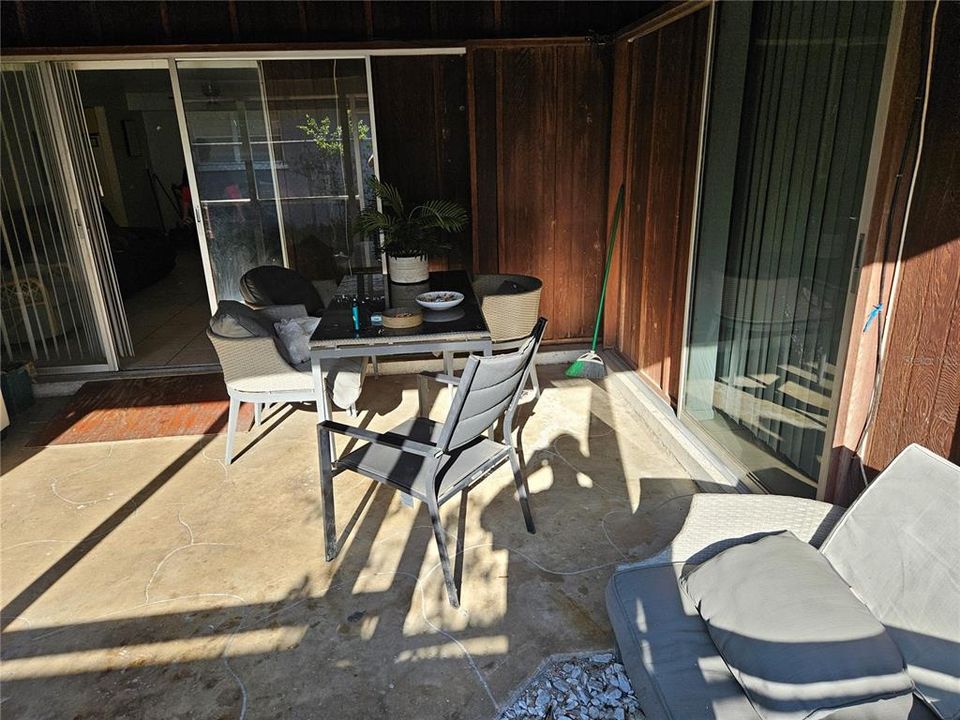 En Venta: $359,000 (4 camas, 2 baños, 1914 Pies cuadrados)