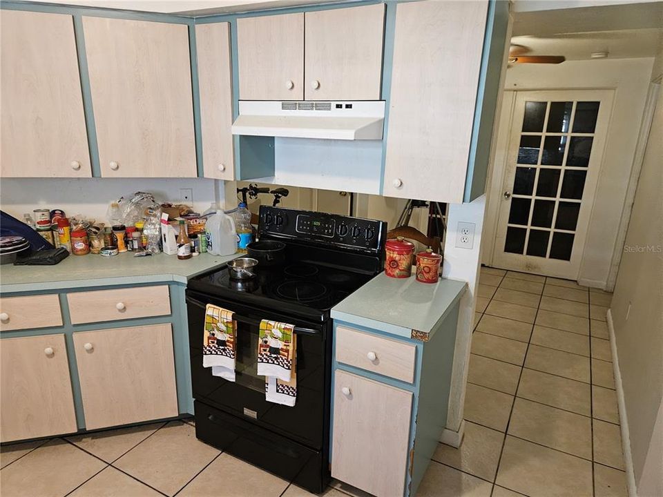 En Venta: $359,000 (4 camas, 2 baños, 1914 Pies cuadrados)