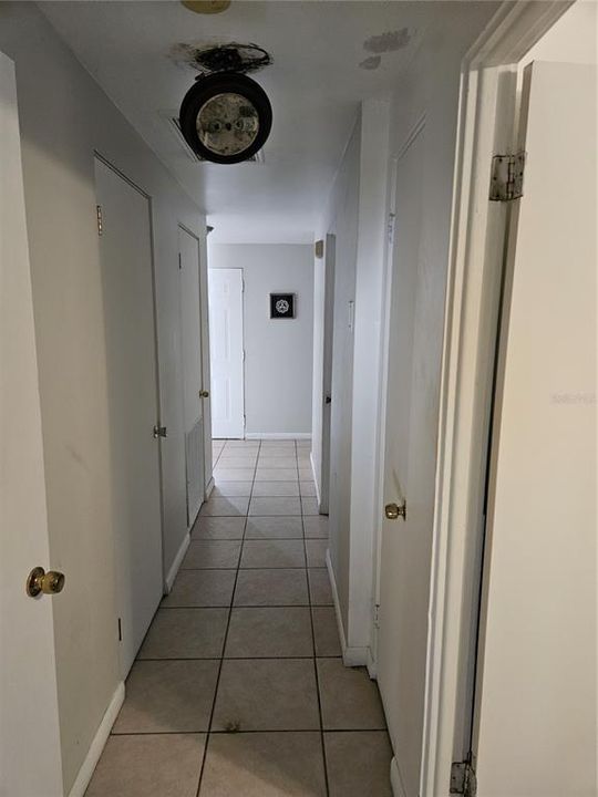 En Venta: $359,000 (4 camas, 2 baños, 1914 Pies cuadrados)