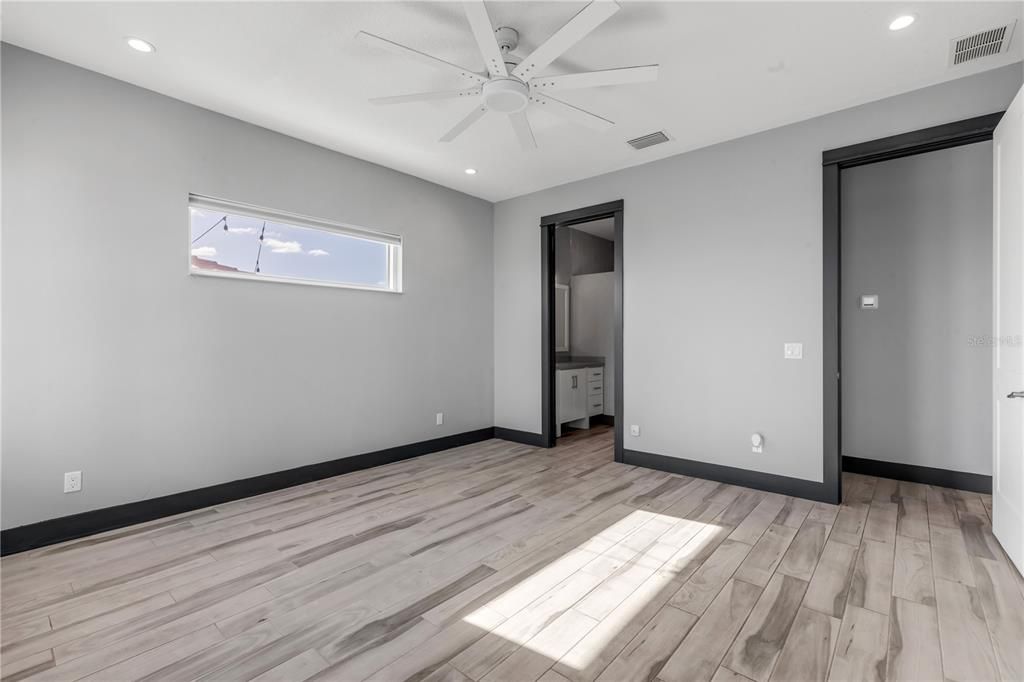 В аренду: $3,500 (3 спален, 3 ванн, 2052 Квадратных фут)