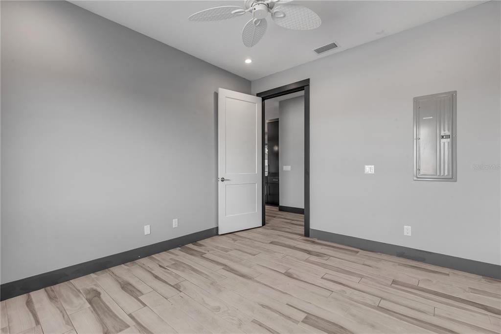 В аренду: $3,500 (3 спален, 3 ванн, 2052 Квадратных фут)