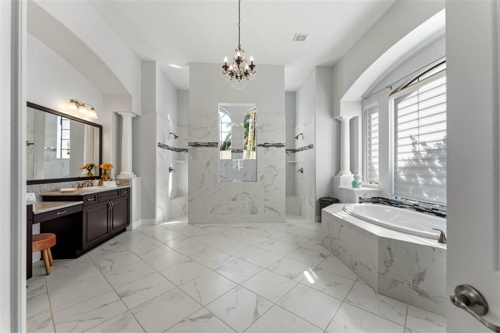 En Venta: $3,290,000 (5 camas, 6 baños, 7058 Pies cuadrados)