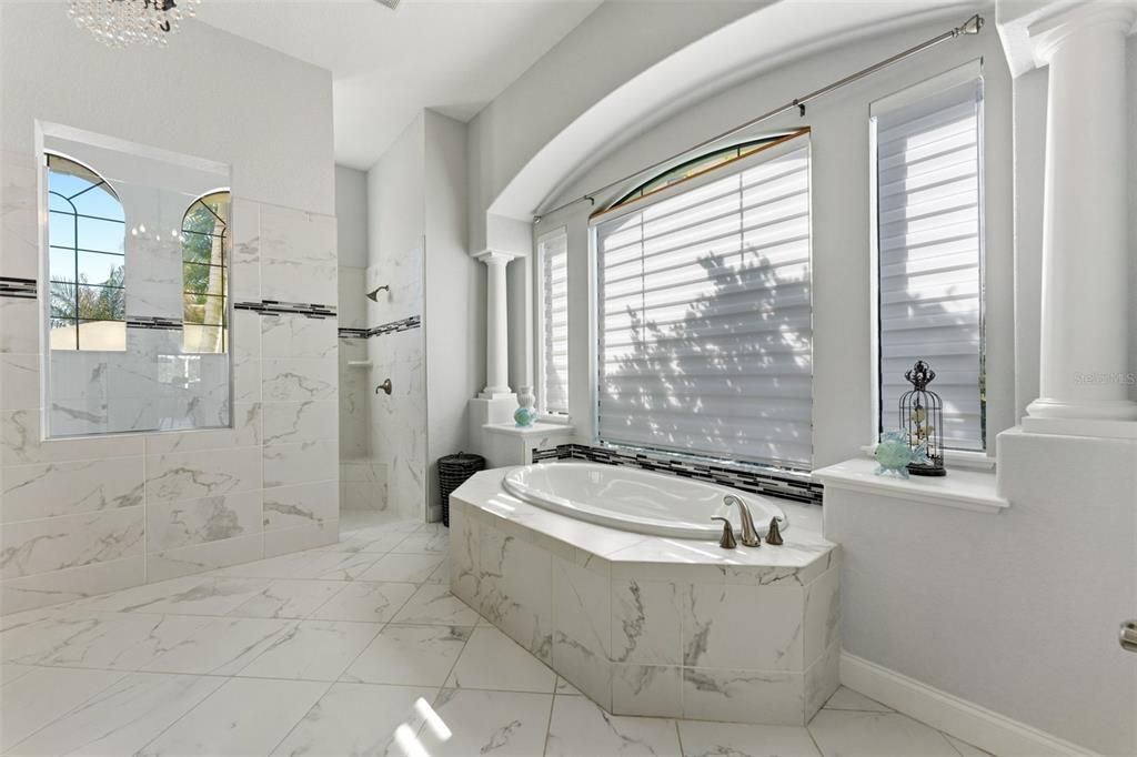 En Venta: $3,290,000 (5 camas, 6 baños, 7058 Pies cuadrados)