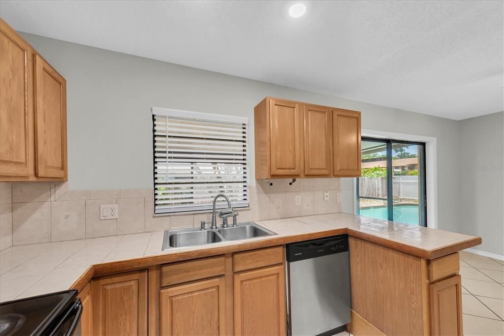 En Venta: $460,000 (3 camas, 2 baños, 1500 Pies cuadrados)