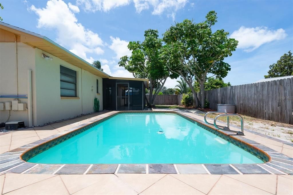 En Venta: $460,000 (3 camas, 2 baños, 1500 Pies cuadrados)