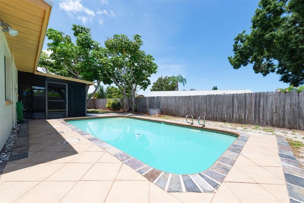 En Venta: $460,000 (3 camas, 2 baños, 1500 Pies cuadrados)